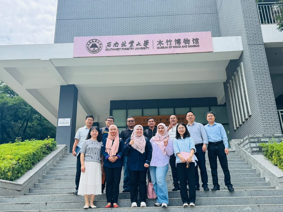 UiTM delegation at the Museum of Wood and Bamboo, Southwest Forestry University, Yunnan (July 2026)